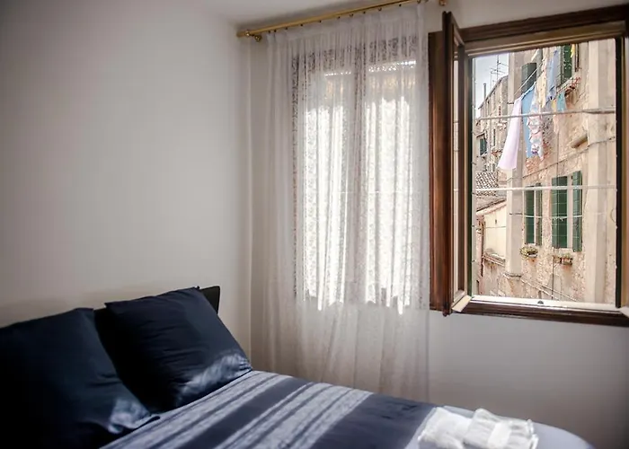 Delightful Apartment At 5 Mins From Rialto Bridge